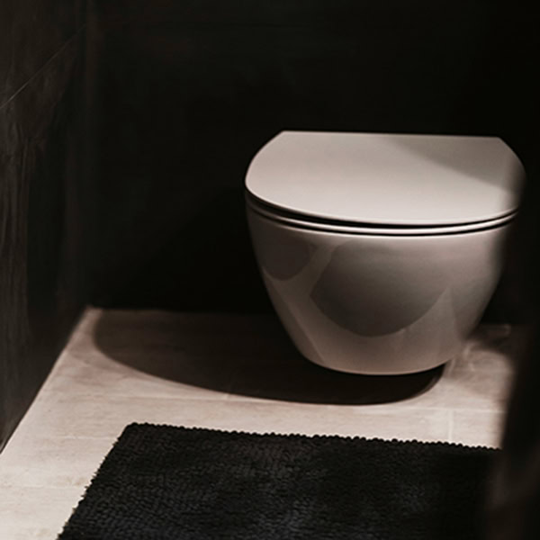 Væg ophængt toilet