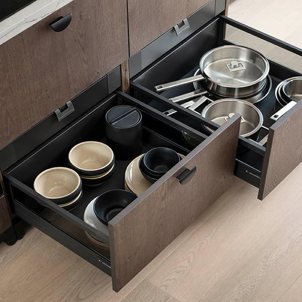 Ekstra dybe skabe og skuffer